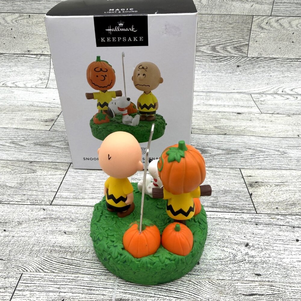 Brand New 2022 Hallmark Peanuts Snoopy's Scarecrow Shenanigans- works - Picture 3 of 5